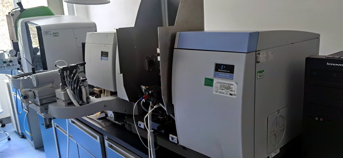 原子吸收光谱仪(AAS)示例:PerkinElmer PinAAcle 900T 实验室实拍